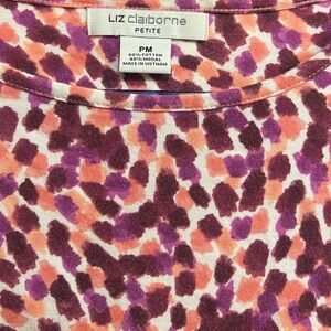 Petite Liz Claiborne medium top, abstract design GUC